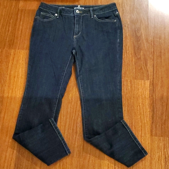 Liz Claiborne Denim - NWOT Liz Claiborne Petite Classic Fit Straight Leg Women's Jeans - Size 8P Short